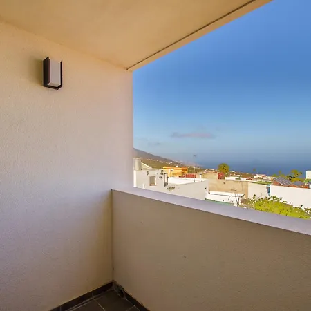 Casa vacanze Modern Balcony House - Solarium Terrace - Parking Arafo