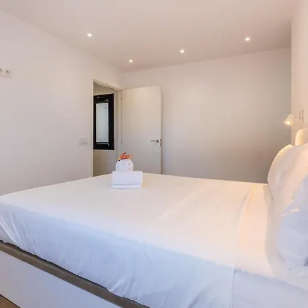 Modern Balcony House - Solarium Terrace - Parking *