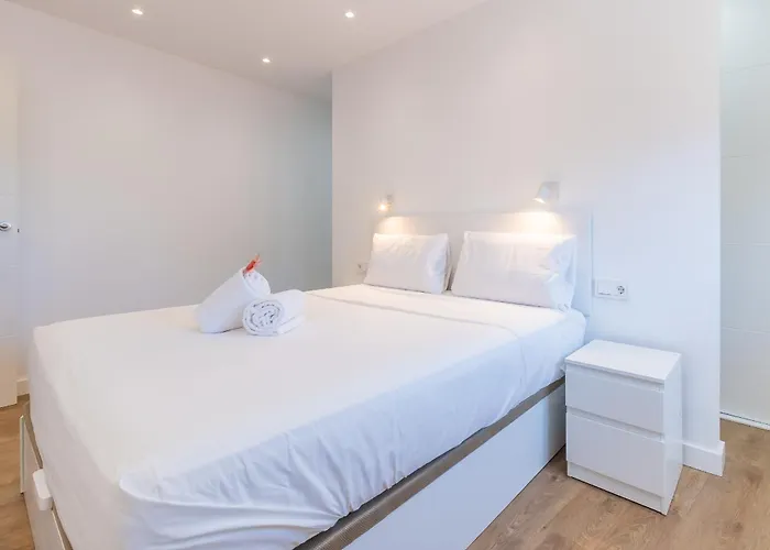 Modern Balcony House - Solarium Terrace - Parking Semesterbostad *