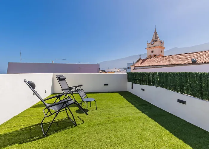 Modern Balcony House - Solarium Terrace - Parking *