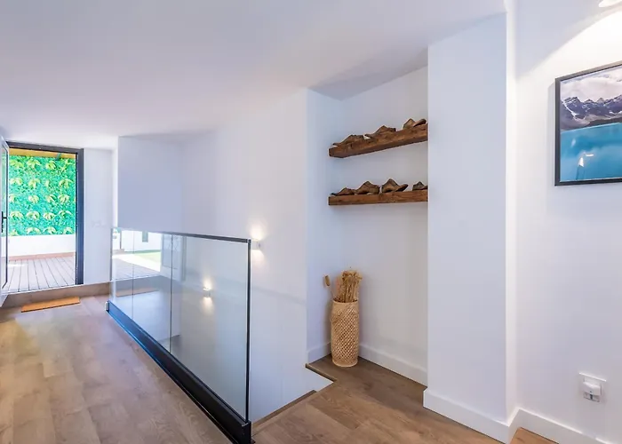 펜션 Modern Balcony House - Solarium Terrace - Parking