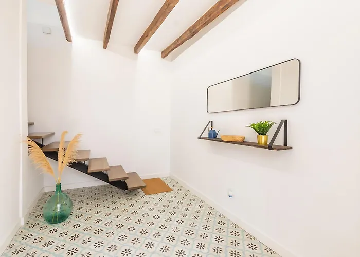 Modern Balcony House - Solarium Terrace - Parking *