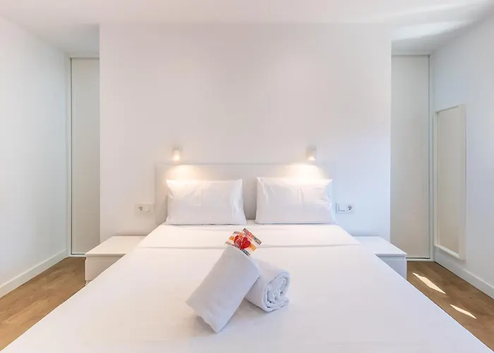 Modern Balcony House - Solarium Terrace - Parking