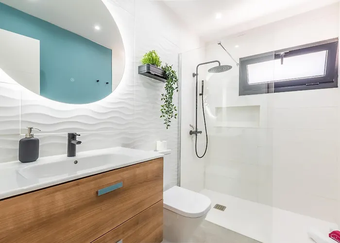 펜션 Modern Balcony House - Solarium Terrace - Parking Arafo