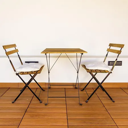 Modern Balcony House - Solarium Terrace - Parking