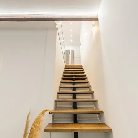 Modern Balcony House - Solarium Terrace - Parking Ferienhaus