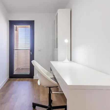 Modern Balcony House - Solarium Terrace - Parking Holiday home *