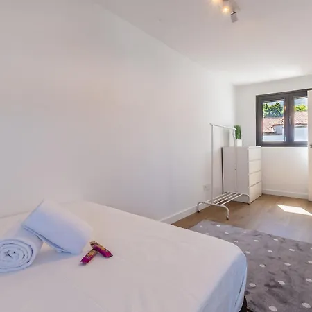 Modern Balcony House - Solarium Terrace - Parking Holiday home *