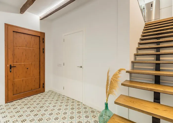 Modern Balcony House - Solarium Terrace - Parking