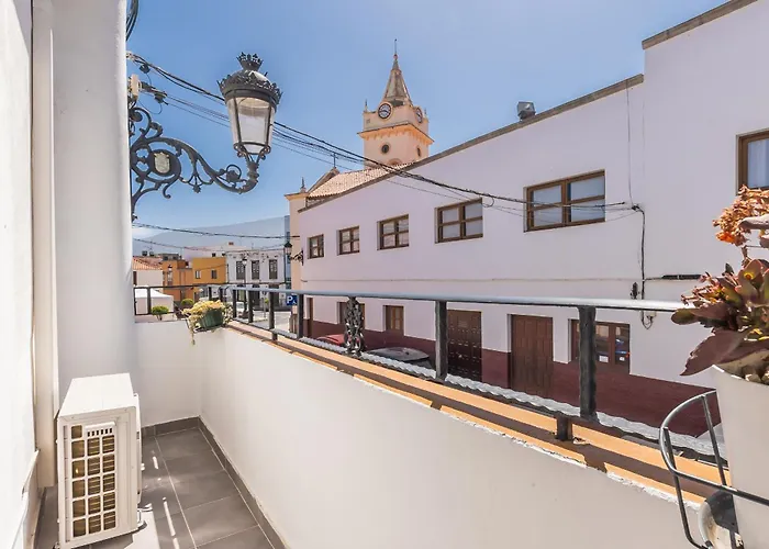 Modern Balcony House - Solarium Terrace - Parking *