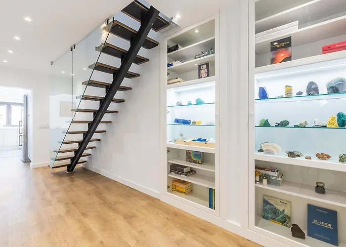 Modern Balcony House - Solarium Terrace - Parking *