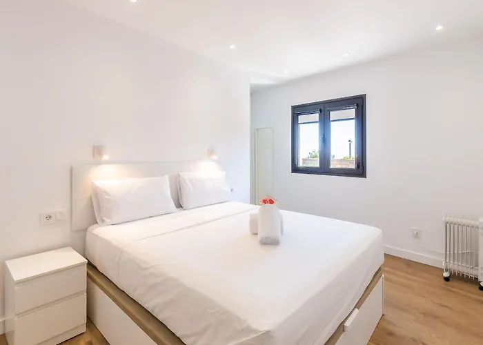 Modern Balcony House - Solarium Terrace - Parking *